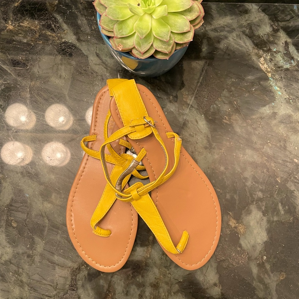 Express sandals